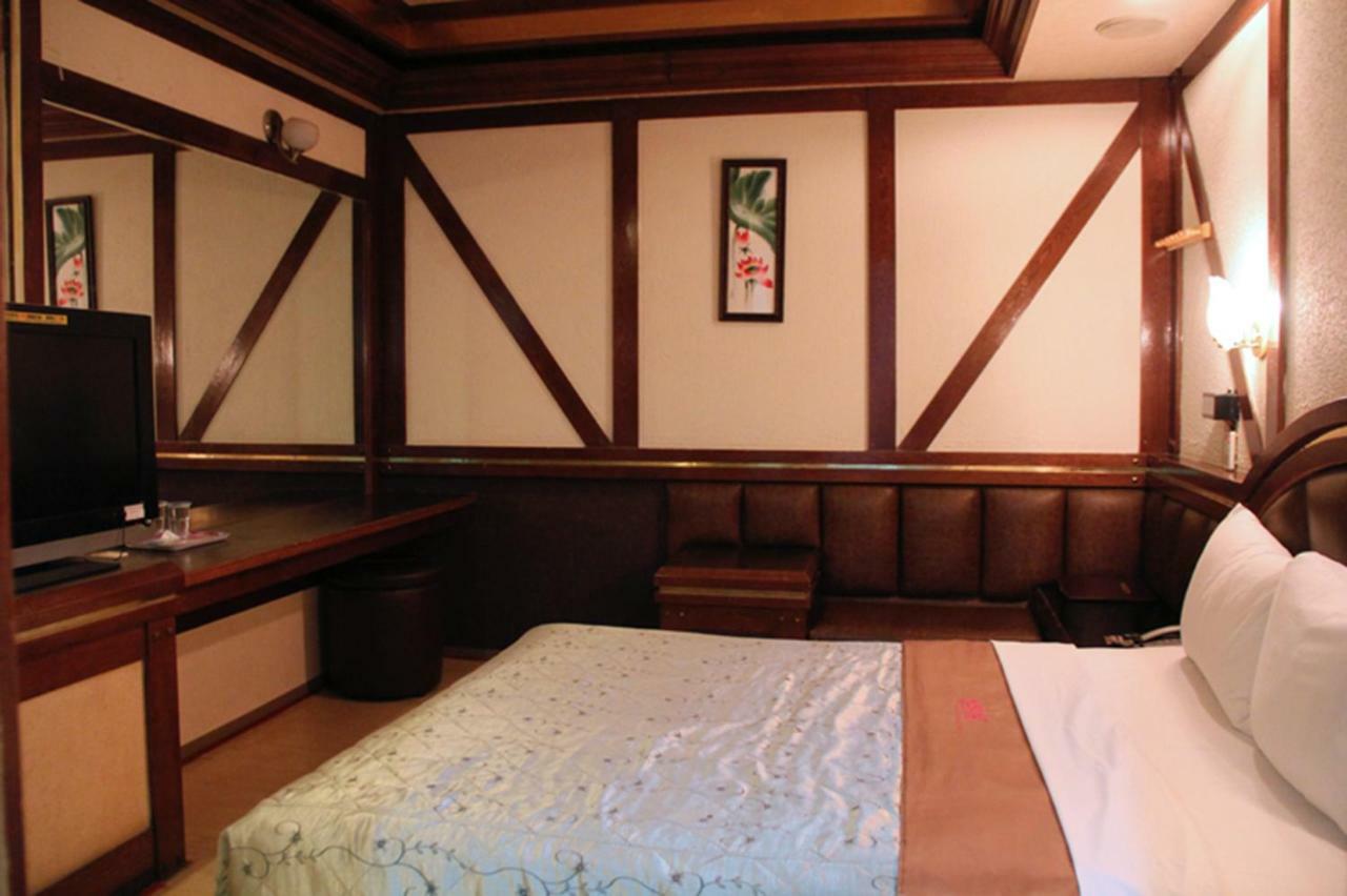 Persimmon Hotel Hsinchu City Exterior photo