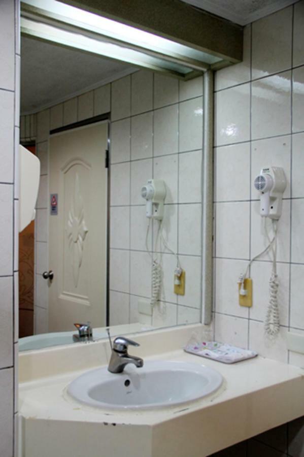 Persimmon Hotel Hsinchu City Exterior photo